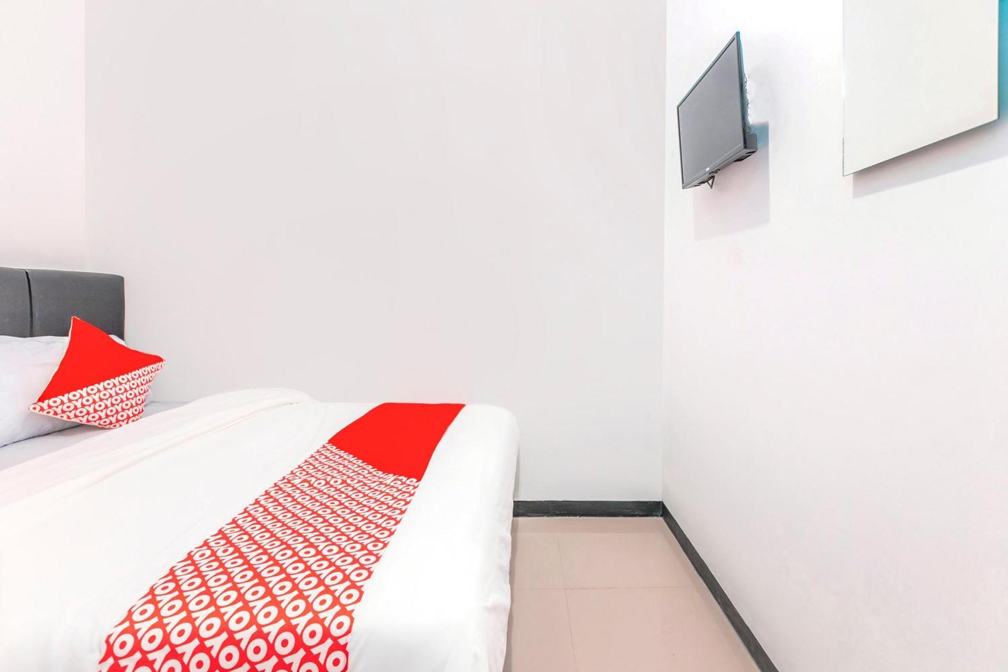 Super Oyo 2223 J&B Room Utan Kayu Джакарта Экстерьер фото