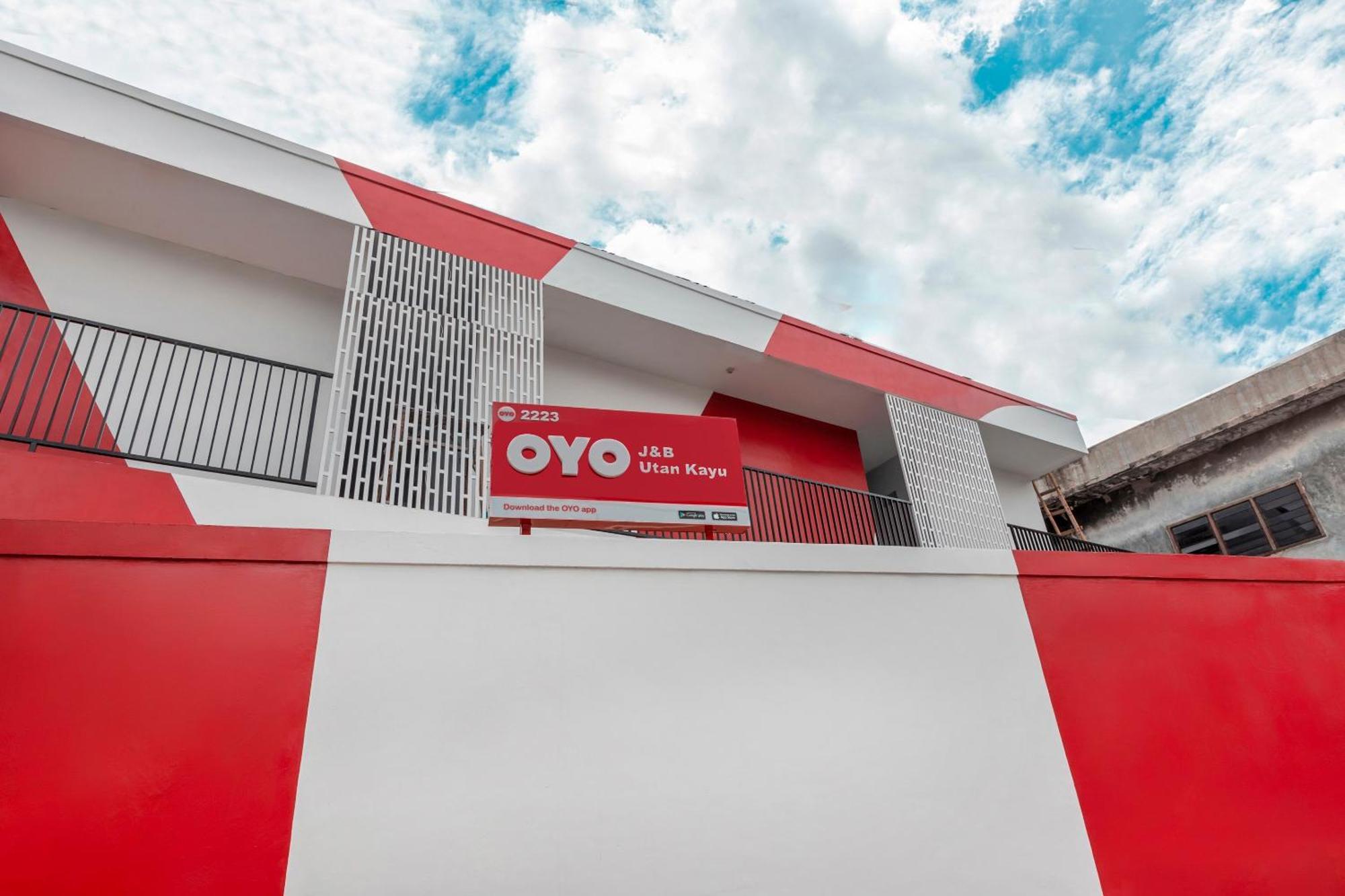 Super Oyo 2223 J&B Room Utan Kayu Джакарта Экстерьер фото
